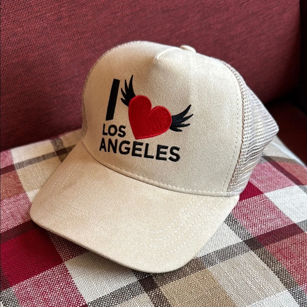 Tan Snap Back 'I Love Los Angeles' Mesh Trucker Hat Cap - Picture 1 of 5